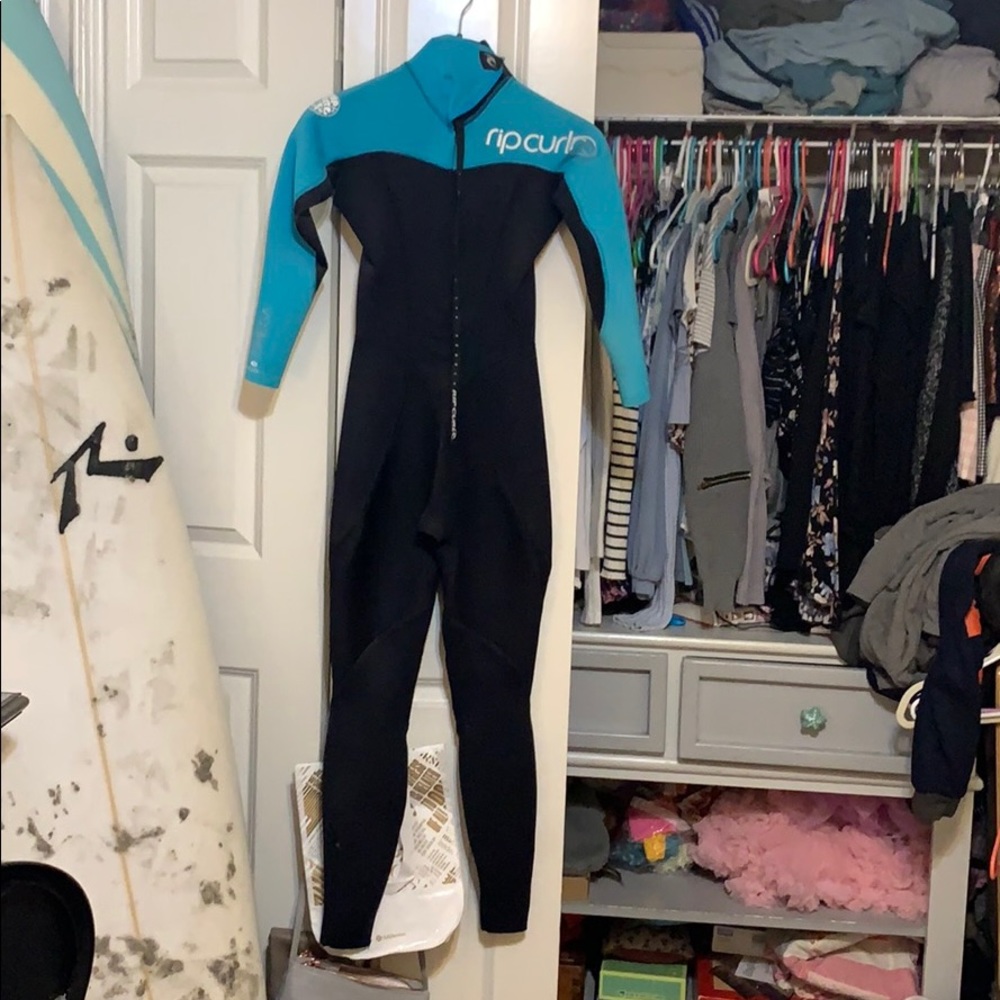 Rip curl women’s wetsuit size 4 lightly worn